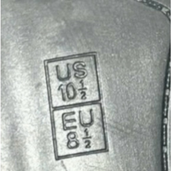 Aerosoles Sophisticated Black and Tan Leather Flats with Snakeskin Texture - Picture 13 of 14